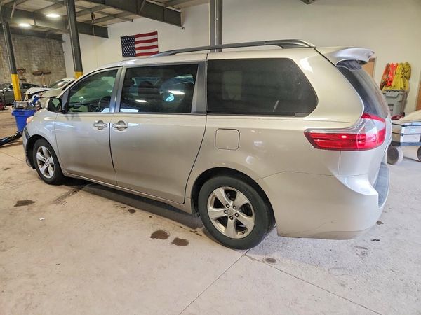 2015 TOYOTA SIENNA