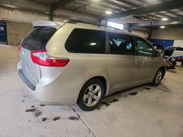 2015 TOYOTA SIENNA