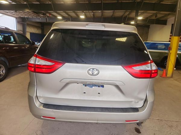 2015 TOYOTA SIENNA