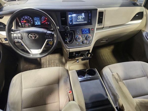 2015 TOYOTA SIENNA
