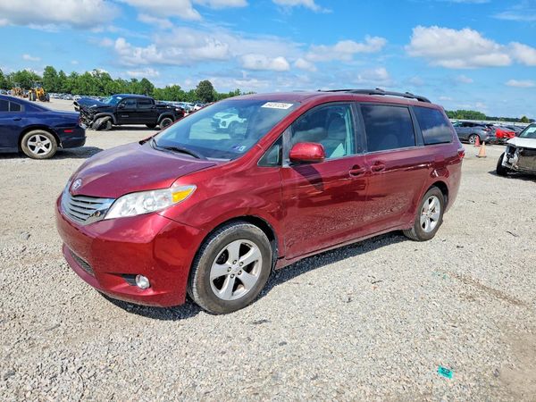 2017 TOYOTA SIENNA LE Mobility/LE