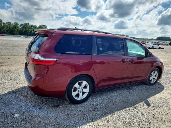 2017 TOYOTA SIENNA LE Mobility/LE