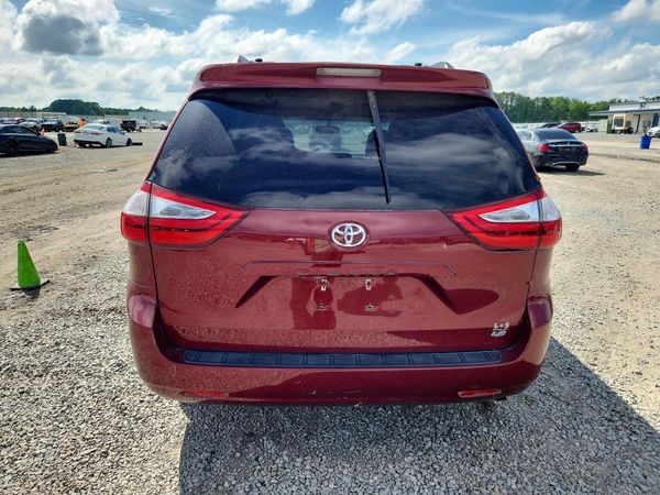 2017 TOYOTA SIENNA LE Mobility/LE
