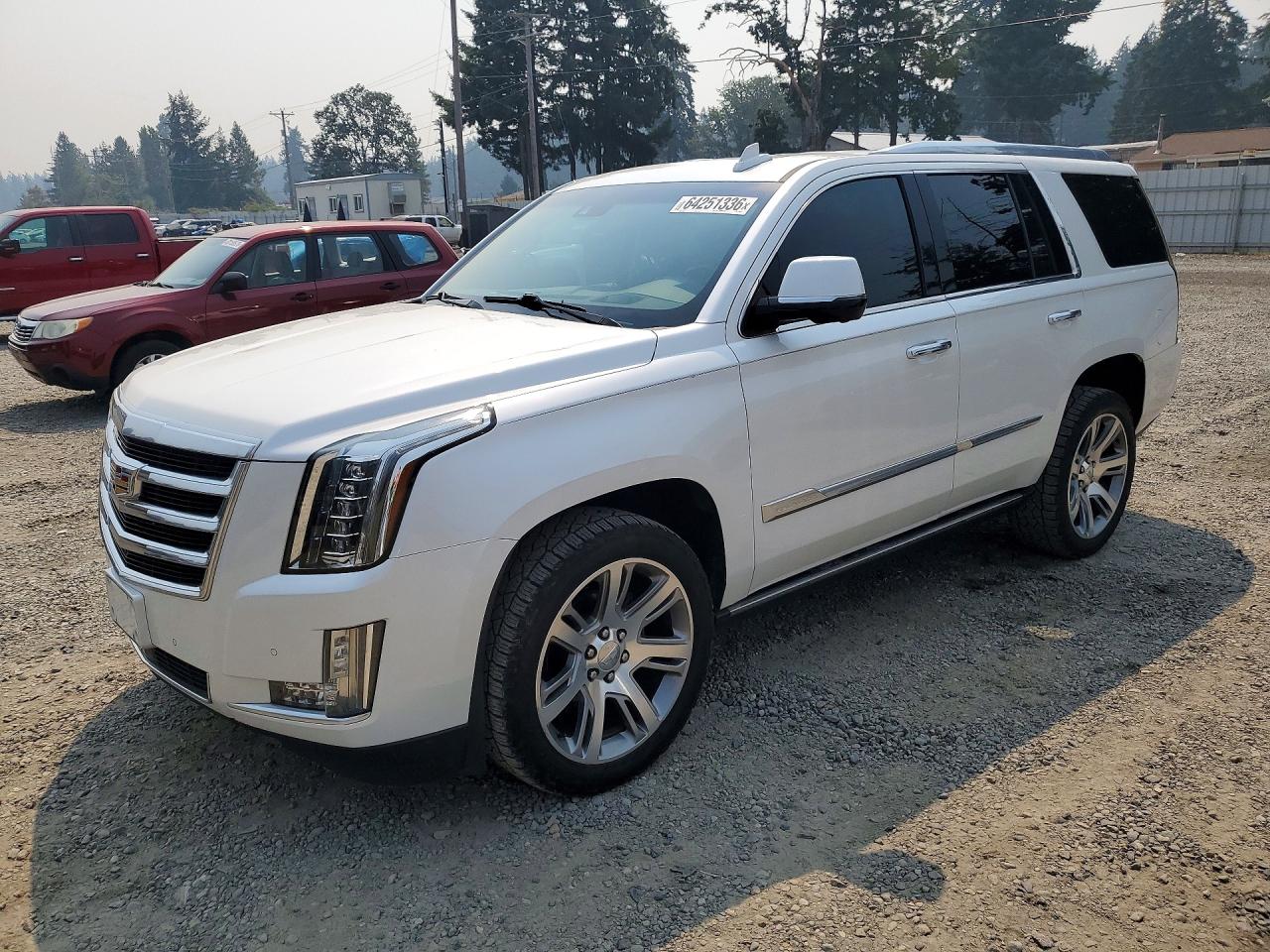 2016 CADILLAC ESCALADE Premium