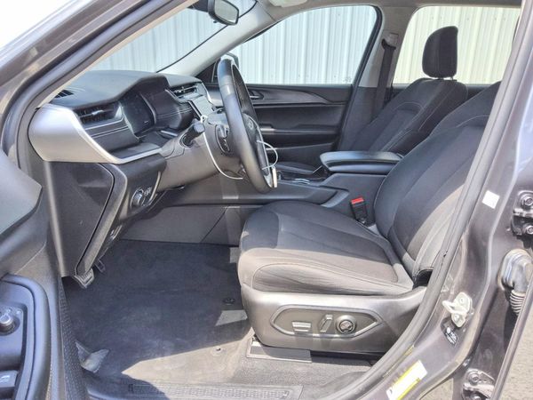 2023 JEEP GRAND CHEROKEE L LAREDO 4X4
