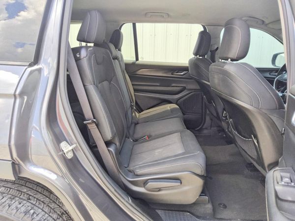 2023 JEEP GRAND CHEROKEE L LAREDO 4X4