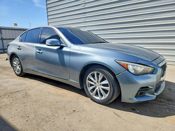 2015 INFINITI Q50