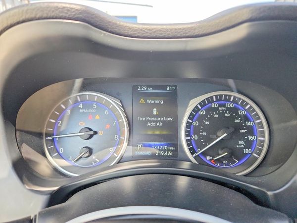 2015 INFINITI Q50