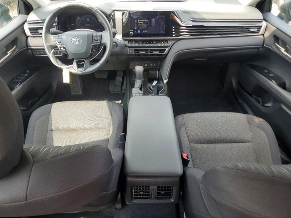 2025 TOYOTA CAMRY