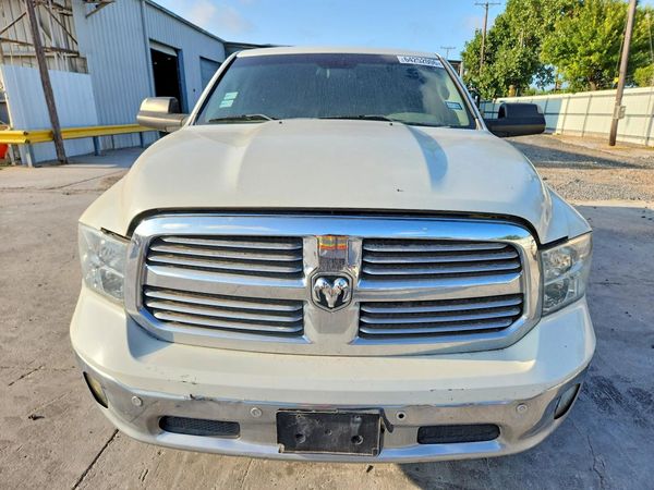 2016 RAM 1500 SLT