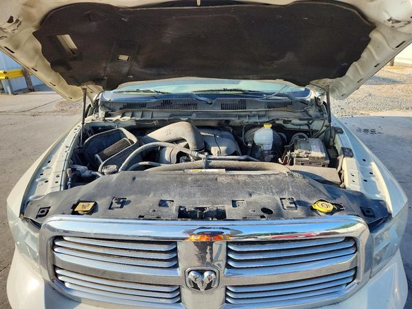 2016 RAM 1500 SLT