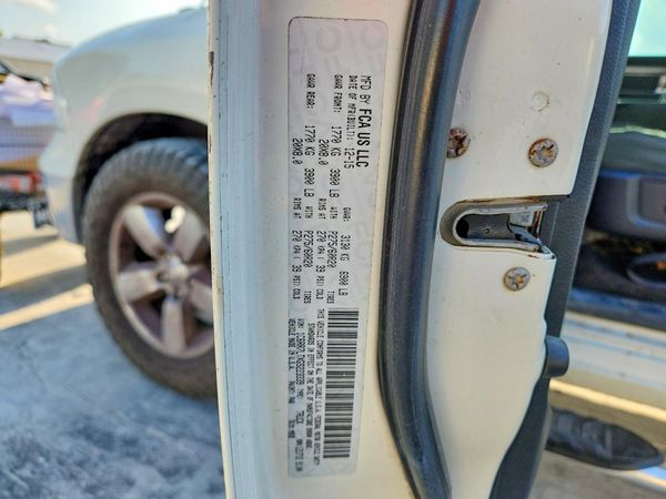 2016 RAM 1500 SLT