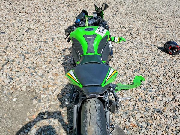 2025 KAWASAKI ZX636
