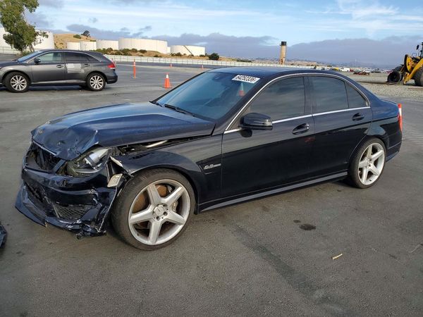 2013 MERCEDES-BENZ C C63 AMG — Front 3/4