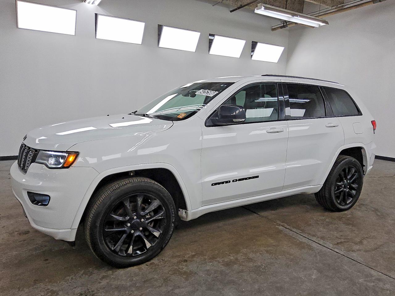 2020 JEEP GRAND CHEROKEE Laredo