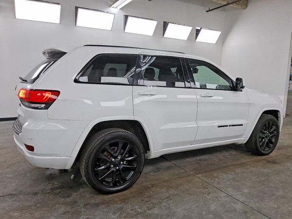 2020 JEEP GRAND CHEROKEE Laredo