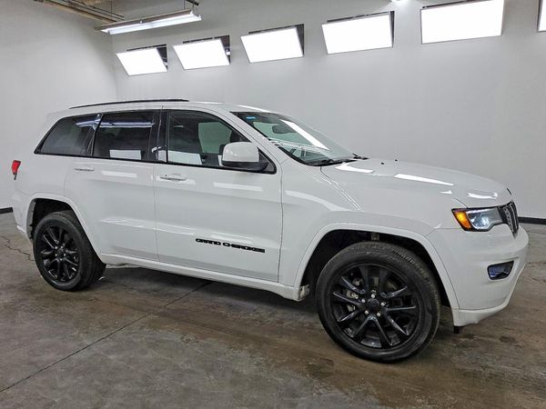 2020 JEEP GRAND CHEROKEE Laredo