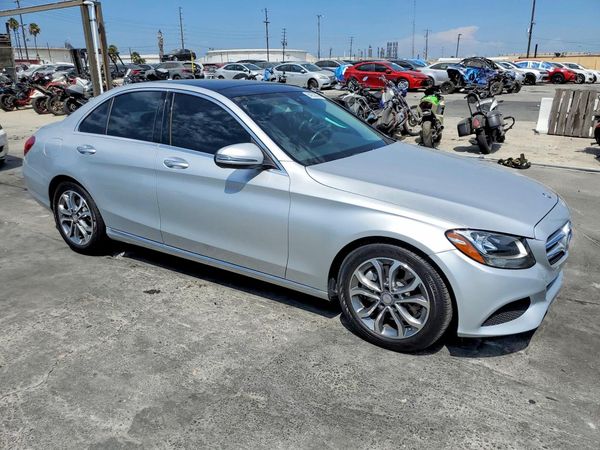 2016 MERCEDES-BENZ C C300