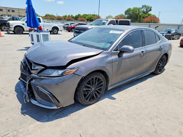 2022 TOYOTA CAMRY XSE