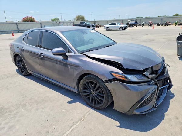 2022 TOYOTA CAMRY XSE
