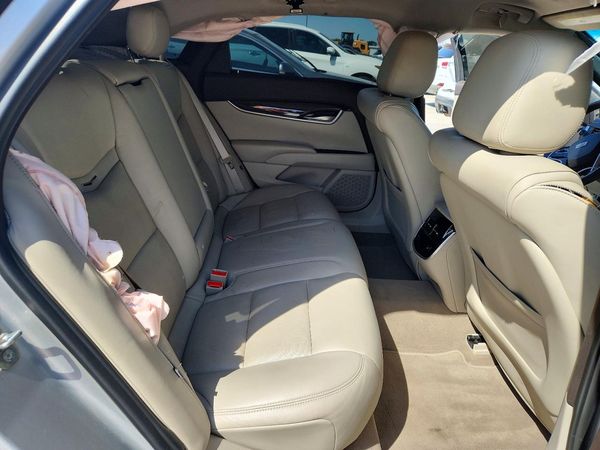 2017 CADILLAC XTS Luxury