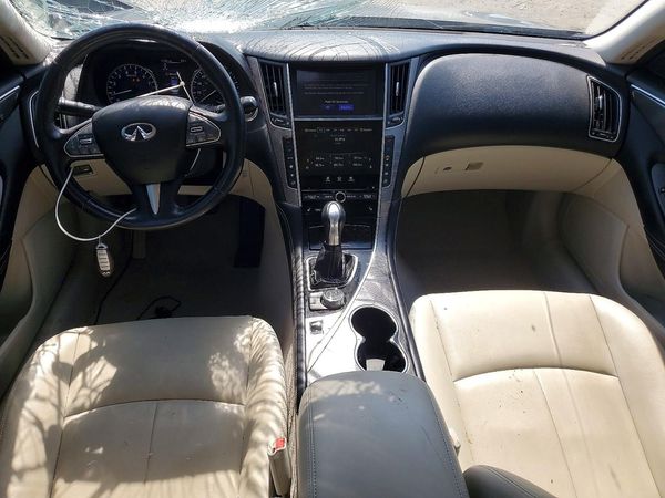 2016 INFINITI Q50