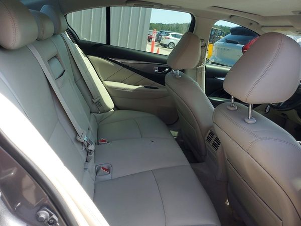 2016 INFINITI Q50