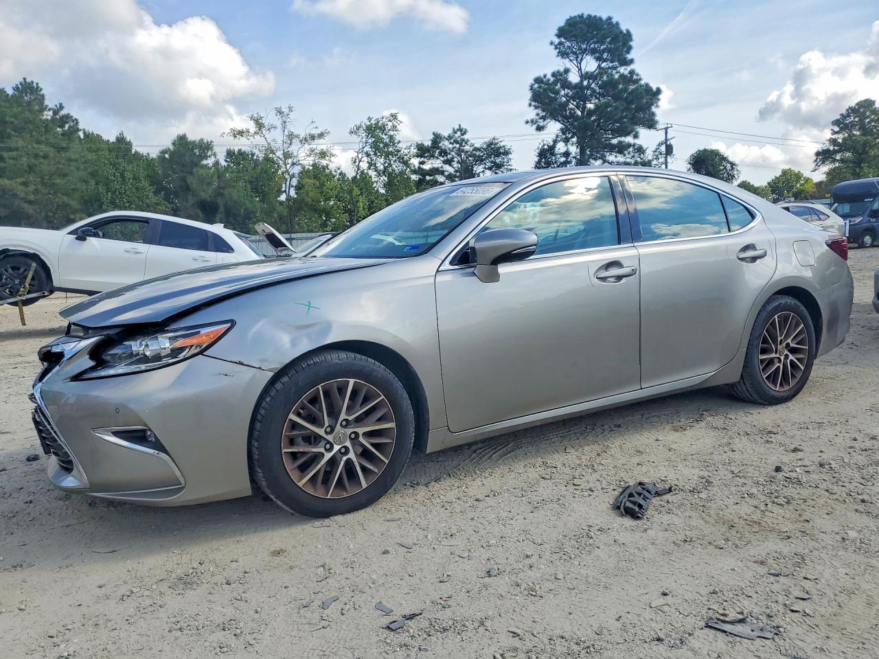2016 LEXUS ES