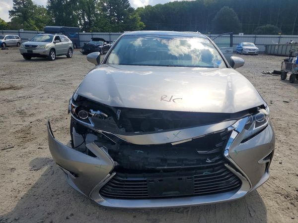2016 LEXUS ES