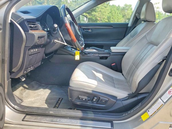 2016 LEXUS ES