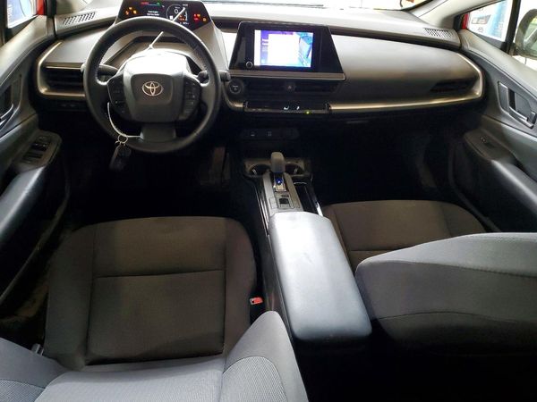 2024 TOYOTA PRIUS