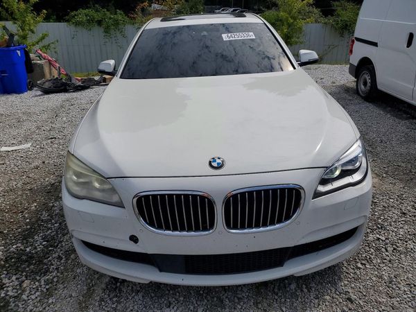 2015 BMW 750 750i/Alpina B7