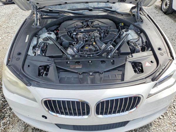 2015 BMW 750 750i/Alpina B7