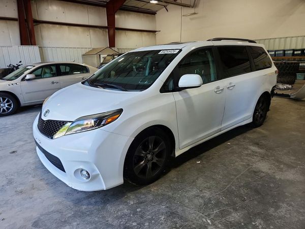 2015 TOYOTA SIENNA