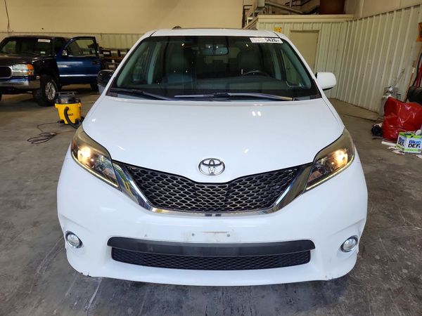 2015 TOYOTA SIENNA