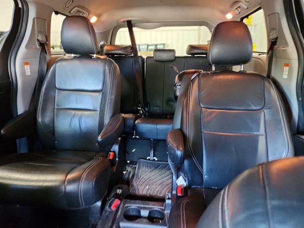 2015 TOYOTA SIENNA