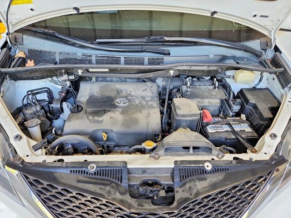 2015 TOYOTA SIENNA