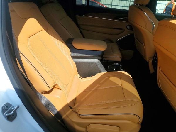 2026 JEEP GRAND CHEROKEE Summit