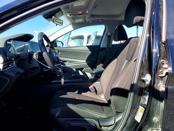 2025 HYUNDAI ELANTRA SEL Sport — DENT