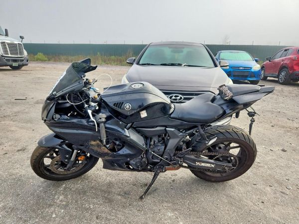 2023 YAMAHA YZFR7