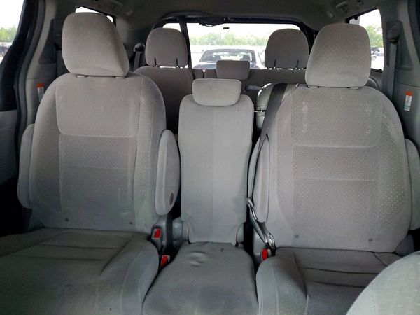 2015 TOYOTA SIENNA — SUVN