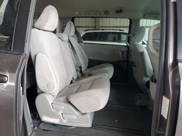 2015 TOYOTA SIENNA — PSRS