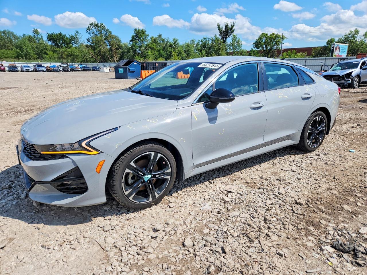 2022 KIA K5 GT-Line — Front 3/4