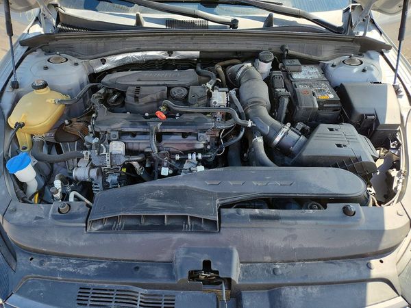 2022 KIA K5 GT-Line — Engine bay