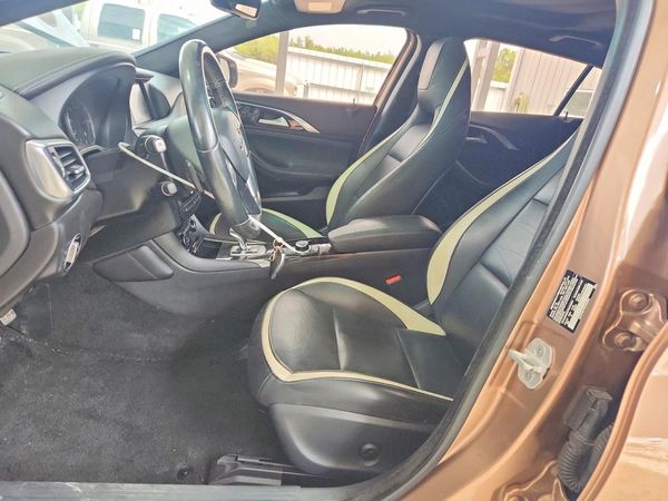 2017 INFINITI QX30