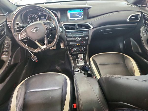 2017 INFINITI QX30
