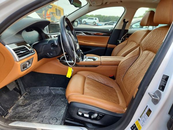 2021 BMW 750 xDrive