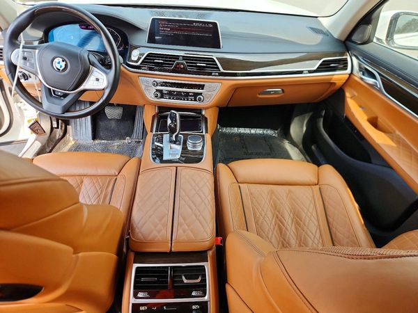 2021 BMW 750 xDrive