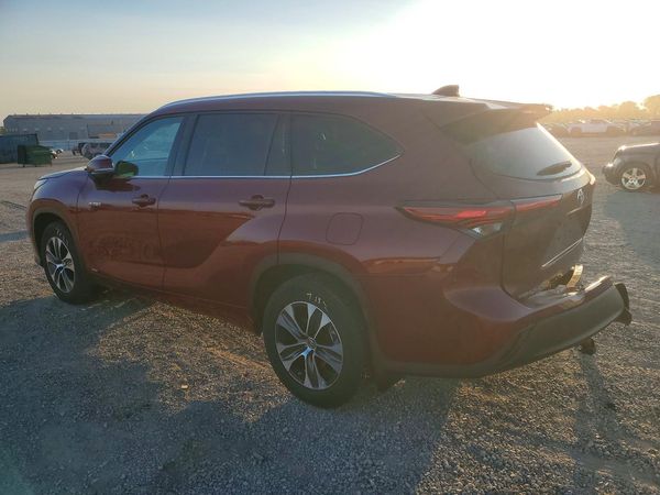 2021 TOYOTA HIGHLANDER XLE