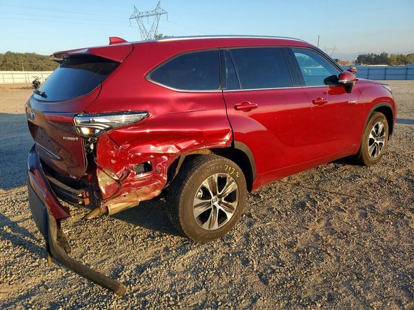2021 TOYOTA HIGHLANDER XLE